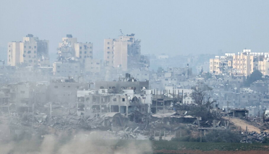 Ισραηλινοί βομβαρδισμοί στη Γάζα © EPA/ABIR SULTAN
