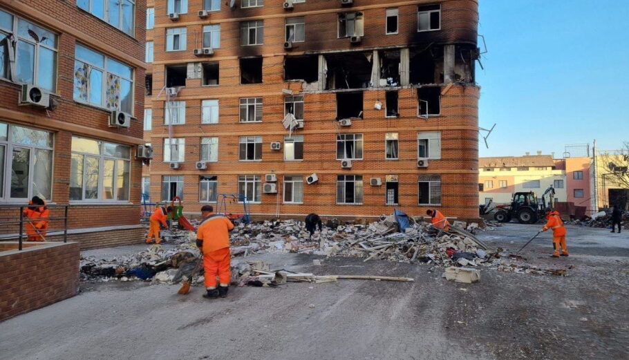 Κτίριο στην Ουκρανία μετά από ρωσικό πλήγμα © facebook/zelenskyy.official