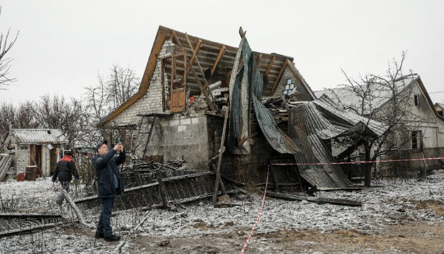 Ρωσική πυραυλική επίθεση στο Κίεβο © EPA/Sergey Dolzhenko