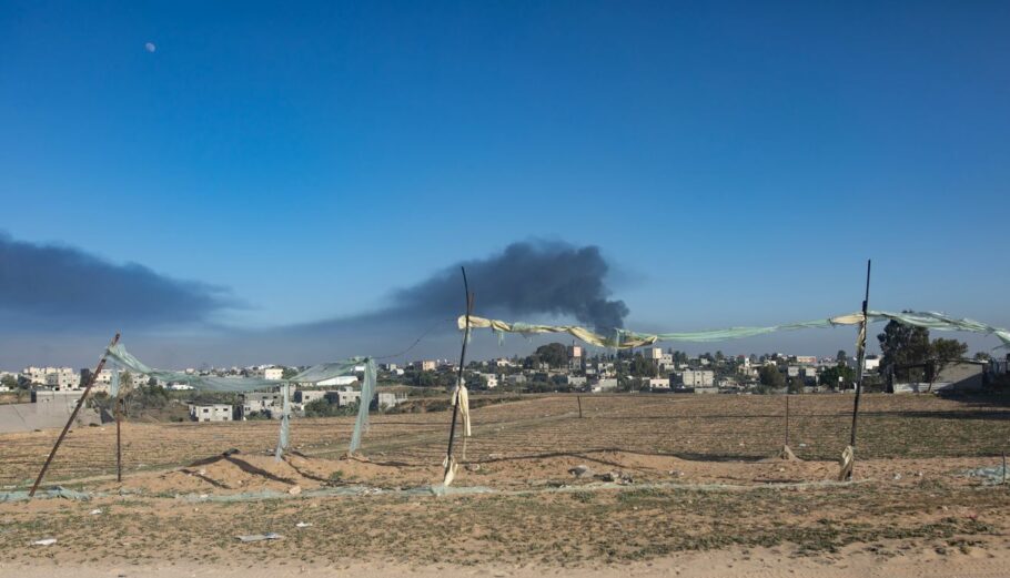 Ισραηλινός βομβαρδισμός στη Γάζα © EPA/HAITHAM IMAD