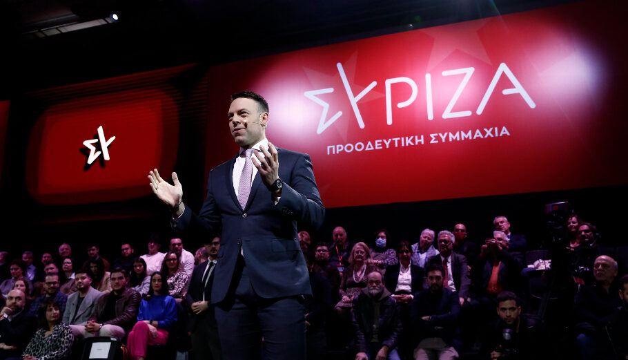 Ο πρόεδρος του ΣΥΡΙΖΑ Στέφανος Κασσελάκης στην εκδήλωση για την παρουσίαση του ευρωπαϊκού προγράμματος του κόμματος ενόψει των ευρωεκλογών©ΑΠΕ-ΜΠΕ/ΓΙΑΝΝΗΣ ΚΟΛΕΣΙΔΗΣ