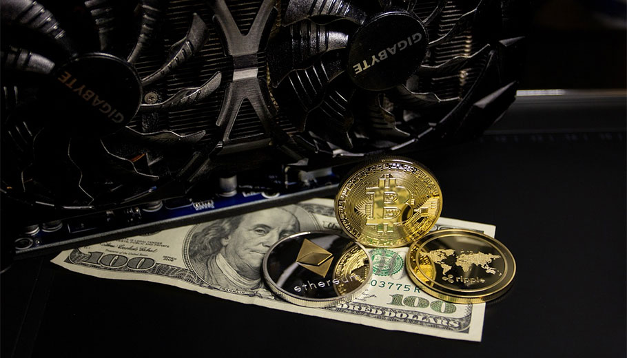 Δολάριο και crypto © Pixabay