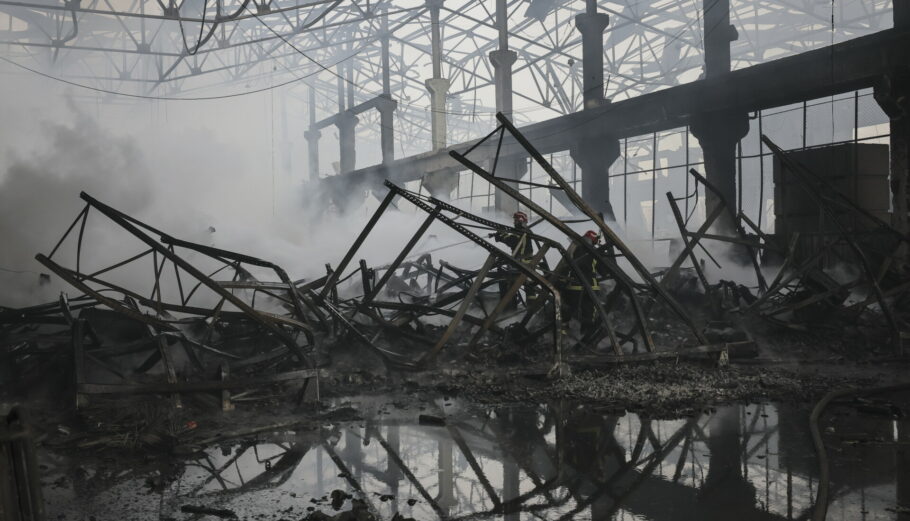 Καταστροφή από drones © EPA/OLEG PETRASYUK