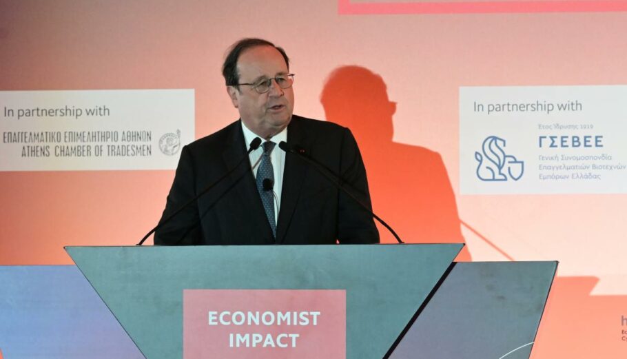 Ο Φρανσουά Ολάντ σε συνέδριο του Economist © Eurokinissi