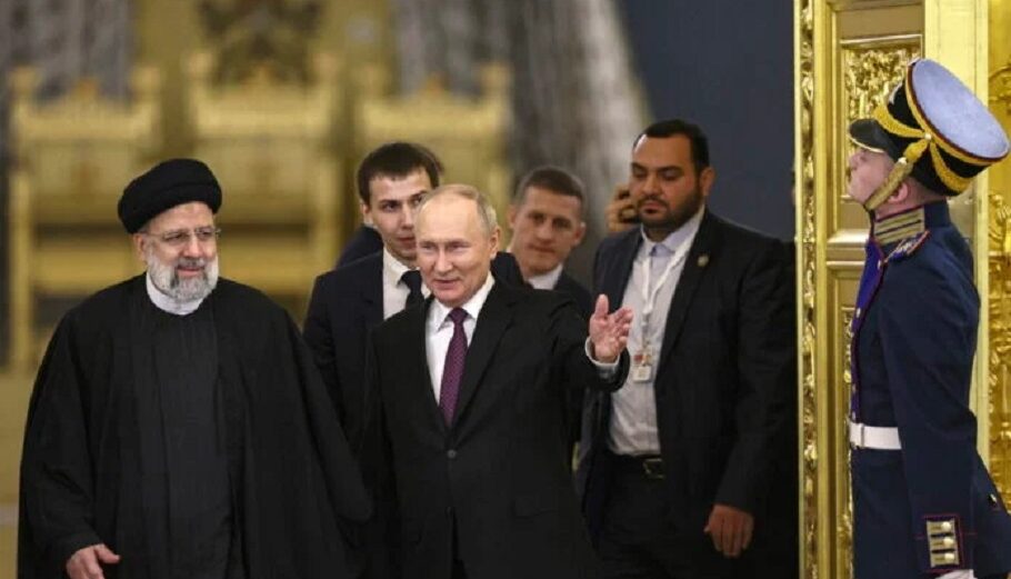 Βλαντιμίρ Πούτιν και Εμπραχίμ Ραΐσι@EPA/SERGEI BOBYLEV / KREMLIN POOL