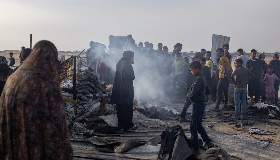 Βομβαρδισμοί στη Ράφα © EPA/HAITHAM IMAD