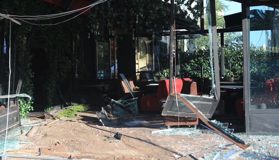 Αυτοκίνητο έπεσε πάνω σε καφετέρια στη Συγγρού © ΓΙΑΝΝΗΣ ΠΑΝΑΓΟΠΟΥΛΟΣ/ EUROKINISSI