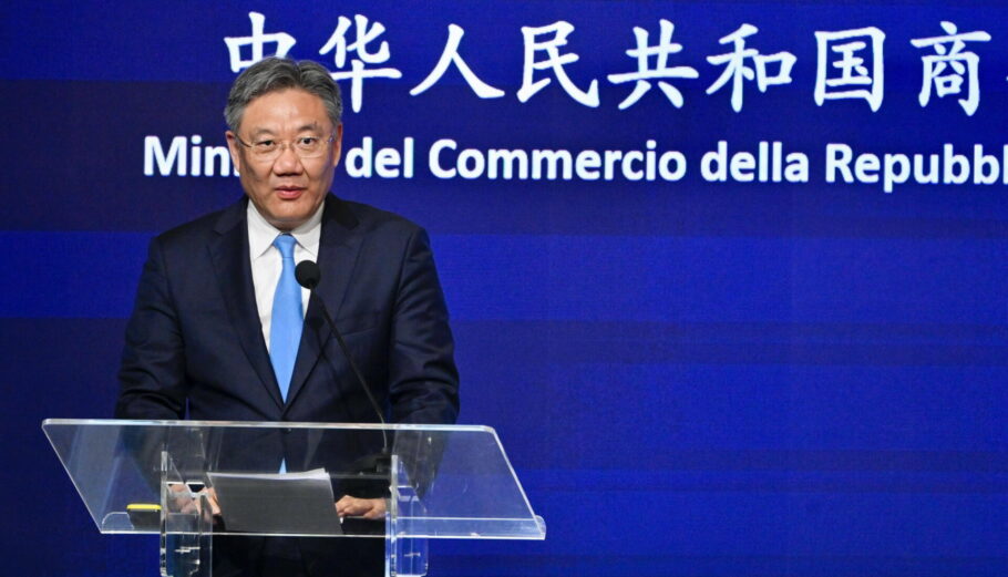 Ο υπουργός Εμπορίου στην Κίνα, Γουόνγκ Γουεντάο © EPA/ALESSANDRO DI MEO