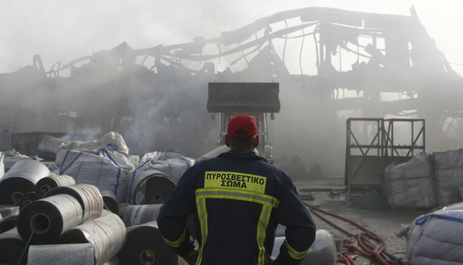 Εκρηξη και πυρκαγιά σε εργοστάσιο κατασκευής τηγανιών, στην οδό Αιγιδών στο Πανόραμα Κηφισιάς. © Eurokinissi