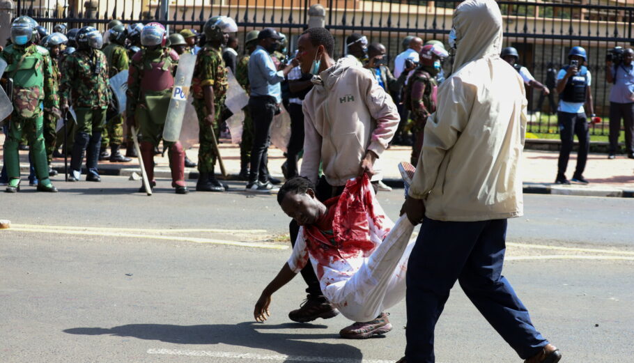 Διαδηλώσεις στην Κένυα © EPA/STR ATTENTION EDITORS: GRAPHIC CONTENT