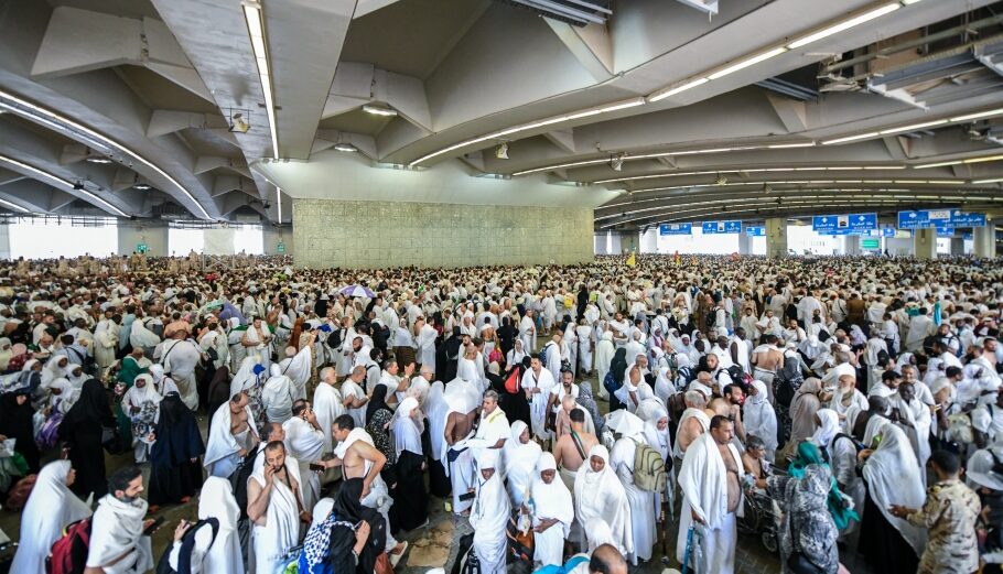 Μουσουλμάνοι προσκυνητές στη Μέκκα © EPA/STRINGER