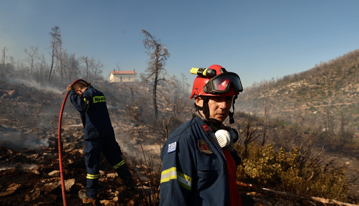 Πυρκαγιές: Σε ύφεση στην Πάρνηθα, ποια είναι η κατάσταση στη Σέριφο