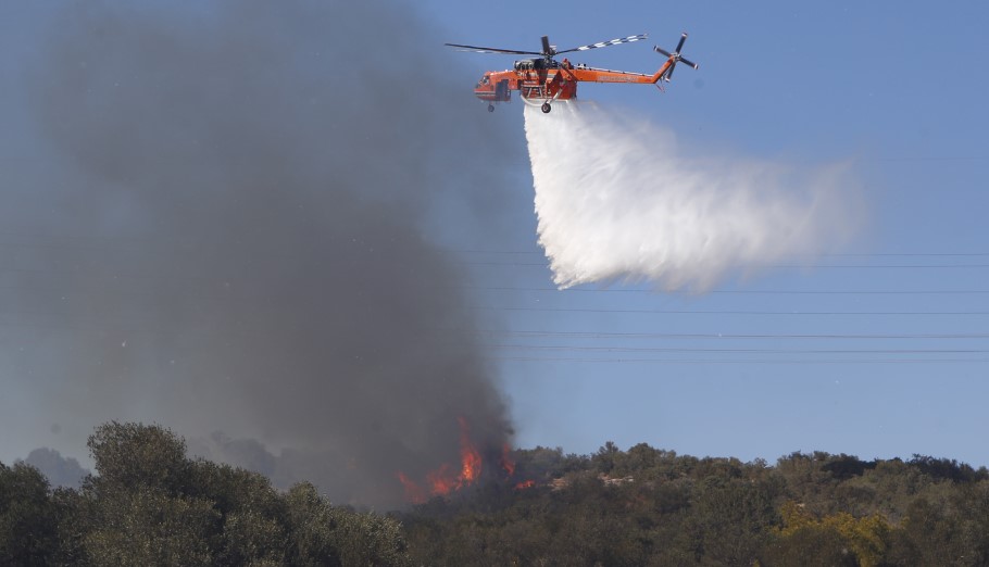 Πυρκαγιά στο Κορωπί © EUROKINISSI/ΣΩΤΗΡΗΣ ΔΗΜΗΤΡΟΠΟΥΛΟΣ