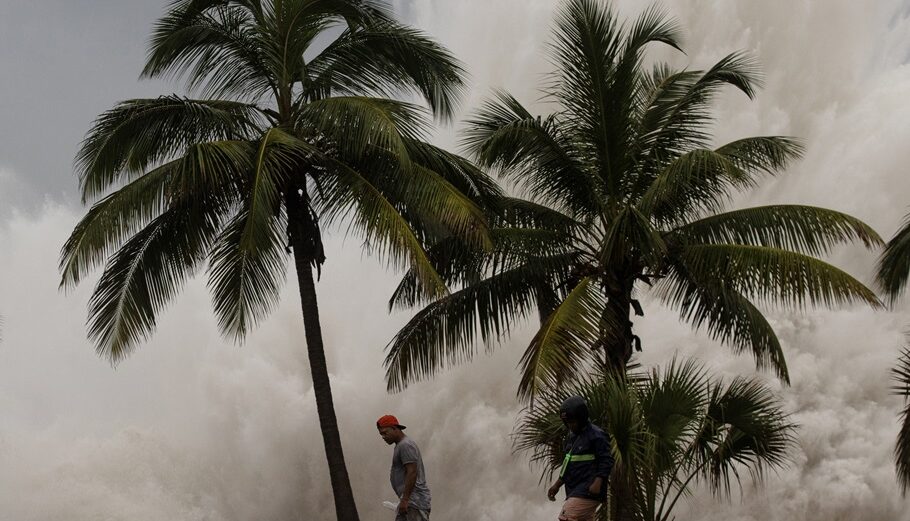 Τυφώνας Μπέριλ στη Δομηνικανή Δημοκρατία © EPA/Orlando Barria