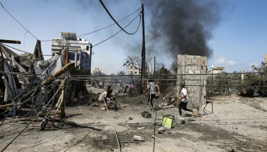 Η επίθεση του ισραηλινού στρατού σε καταυλισμό στην Χαν Γιουνίς της Γάζας EPA_HAITHAM IMAD EPA-EFE_HAITHAM IMAD