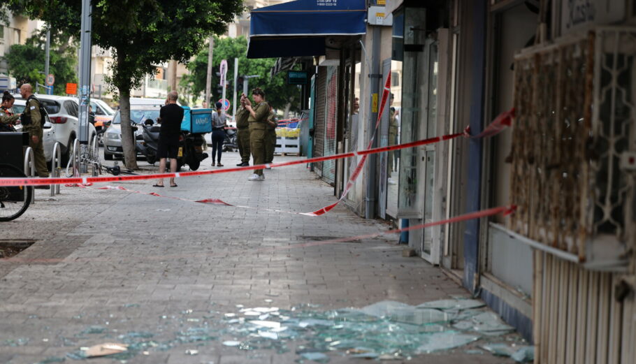 Έκρηξη στο Τελ Αβίβ © EPA/ABIR SULTAN