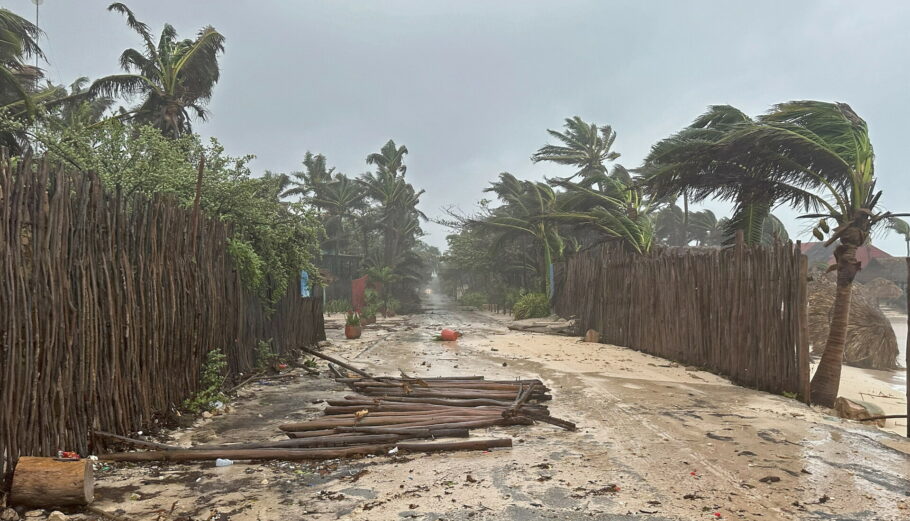 Τυφώνας Μπέριλ © EPA/Alonso Cupul