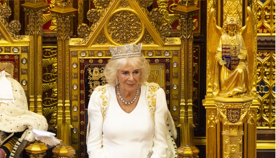 Η βασίλισσα Καμίλα στα εγκαίνια του Κοινοβουλίου © EPA/ROGER HARRIS / HOUSE OF LORDS