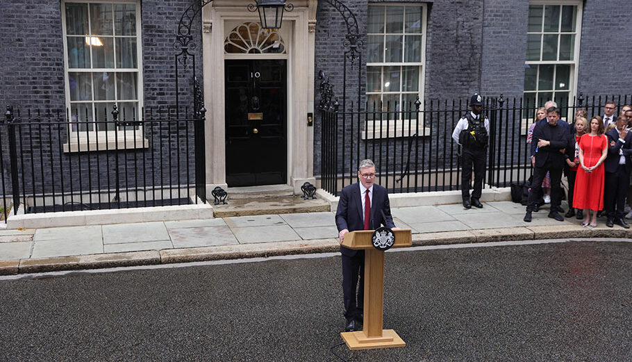 Κιρ Στάρμερ, πρωθυπουργός της Βρετανίας © EPA/NEIL HALL