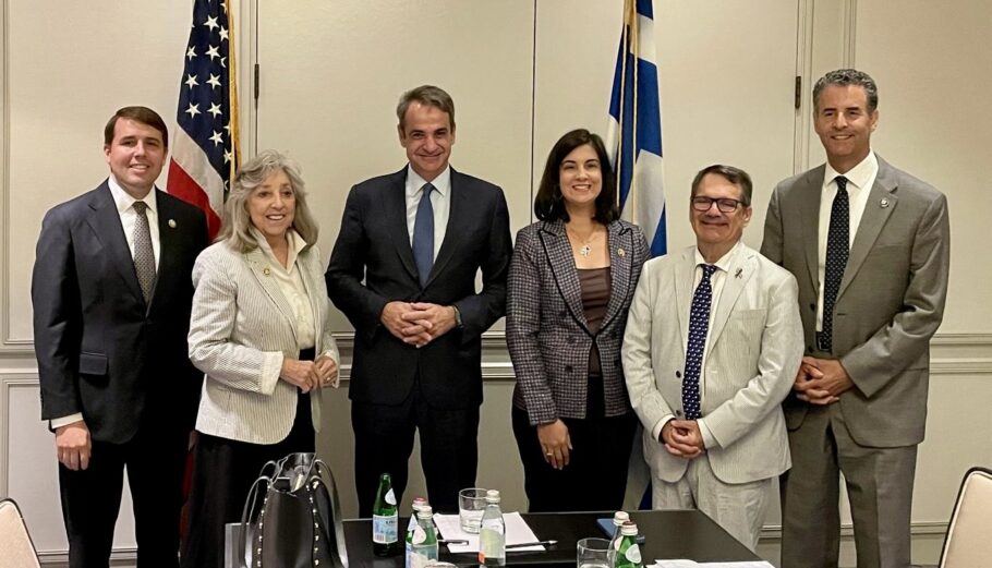 Συνάντηση Κυριάκου Μητσοτάκη με Ελληνοαμερικανούς βουλευτές © Γραφείο Τύπου πρωθυπουργού