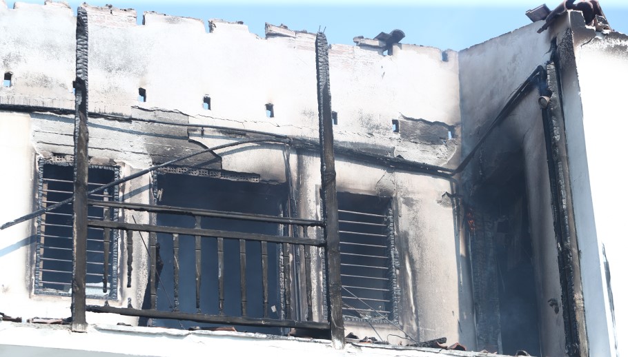 Κάηκαν σπίτια από την πυρκαγιά στον Τρίλοφο Θεσσαλονίκης © EUROKINISSI/ΒΑΣΙΛΗΣ ΒΕΡΒΕΡΙΔΗΣ/ΜΟΤΙΟΝΤΕΑΜ
