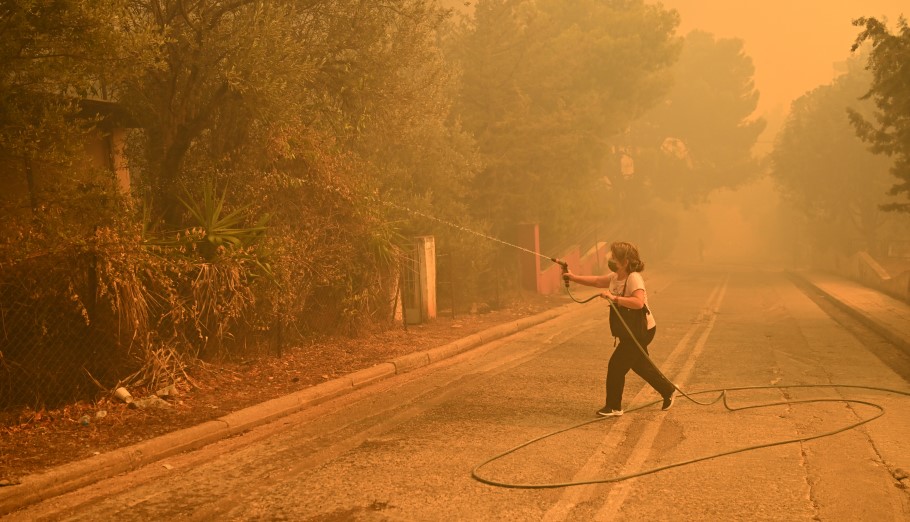 Φωτιά στην Αττική © EUROKINISSI/ΤΑΤΙΑΝΑ ΜΠΟΛΑΡΗ