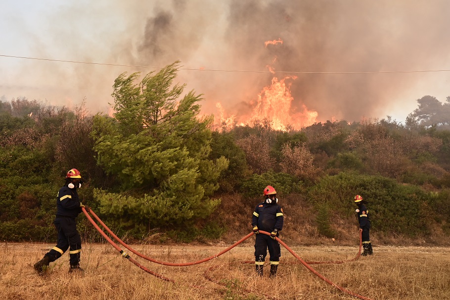 Πολύ υψηλός κίνδυνος πυρκαγιάς σε 21 περιοχές την Τετάρτη