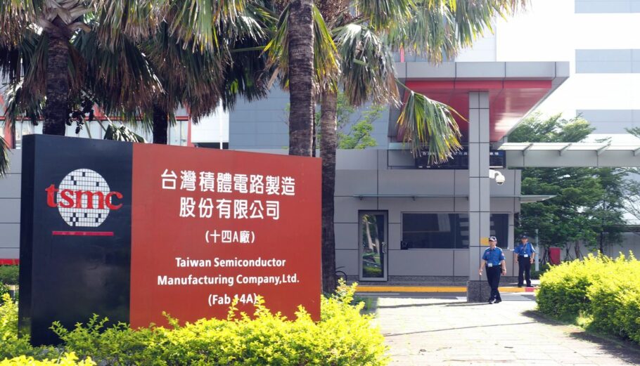 Η Taiwan Semiconductor Manufacturing (TSMC), ο μεγαλύτερος κατασκευαστής τσιπ στον κόσμο, στην Ταϊνάν, στη νότια Ταϊβάν © EPA/DAVID CHANG