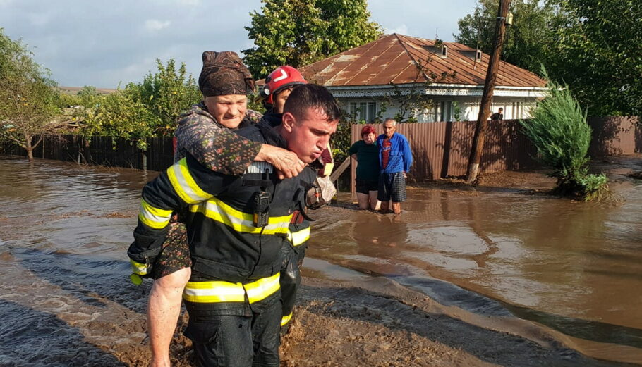 Πλημμύρες στη Ρουμανία © EPA/ROMANIAN GENERAL INSPECTORATE FOR EMERGENCY SITUATIONS HANDOUT