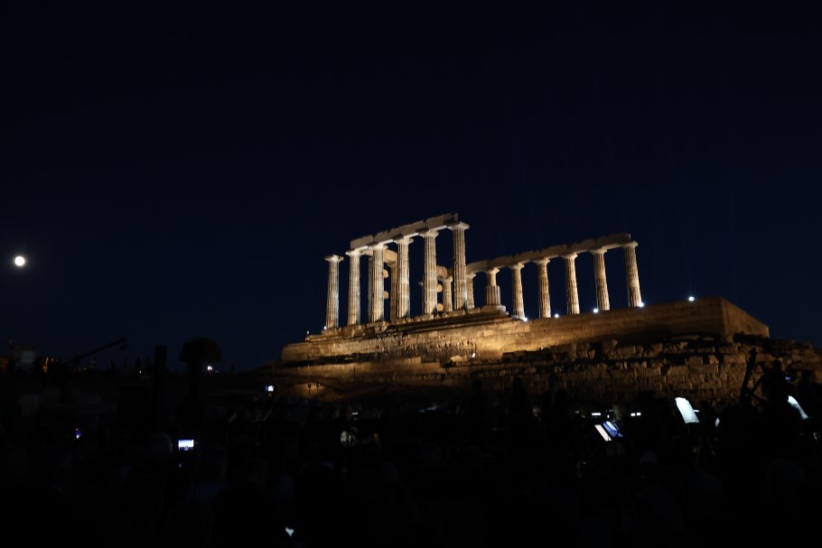 Η Metlen ανέλαβε να φωταγωγήσει τον Ναό του Ποσειδώνα στο Σούνιο © INTIME/ΓΙΑΝΝΗΣ ΛΙΑΚΟΣ