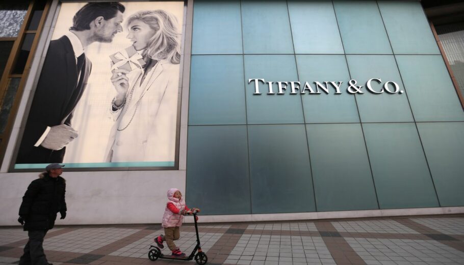 Κατάστημα Tiffany στην Κίνα © EPA/HOW HWEE YOUNG