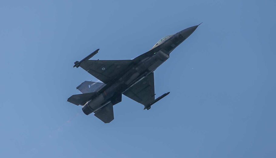 Μαχητικό F16 στην παρέλαση για την 28η Οκτωβρίου