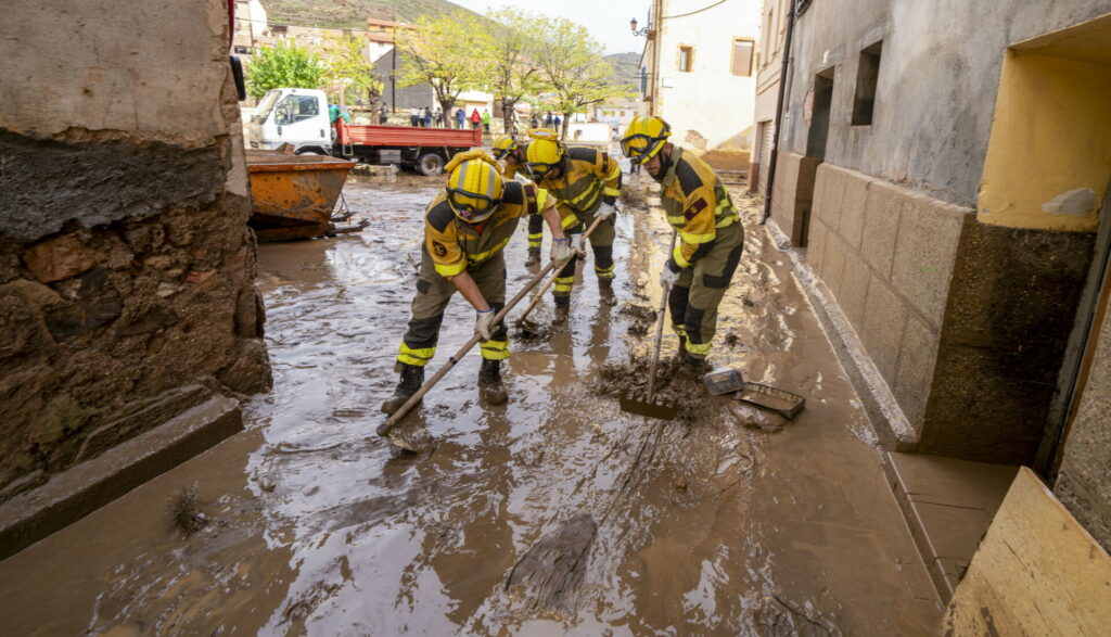 Ισπανία: 72 οι νεκροί από τις πλημμύρες, τριήμερο εθνικό πένθος