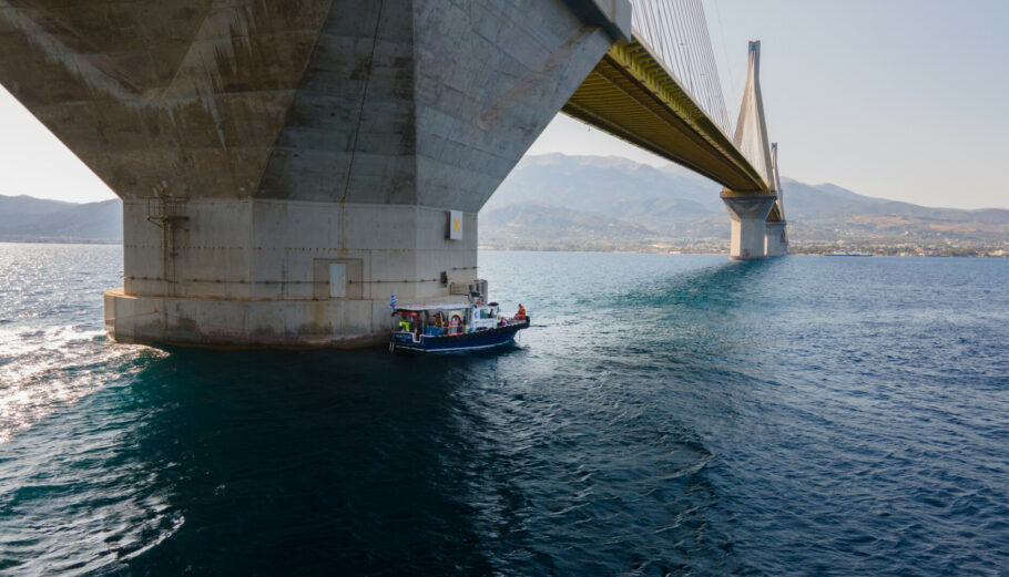 Ολοκληρώθηκαν οι υποβρύχιες επιθεωρήσεις από ξηρά, αέρα, θάλασσα στη Γέφυρα Ρίου – Αντιρρίου ©ΔΤ