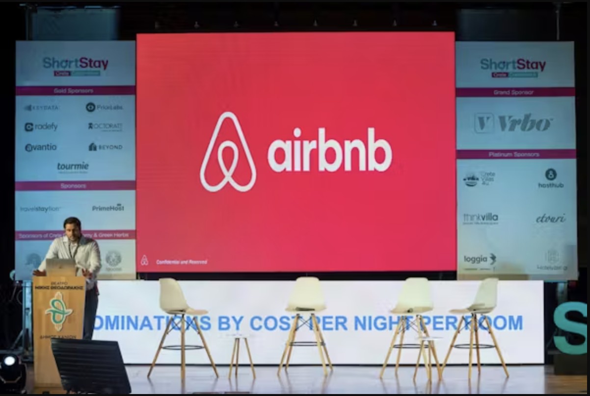 O Αναστάσιος Δενεδιός, Market Manager της Airbnb © Crete ShortStay Conference