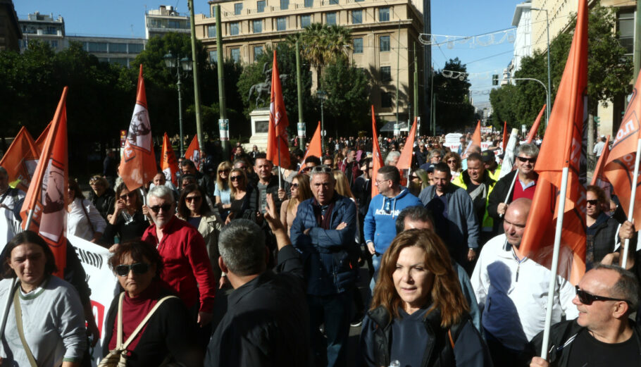 ΑΠΕΡΓΙΑΚΗ ΣΥΓΚΕΝΤΡΩΣΗ ΚΑΙ ΠΟΡΕΙΑ ΓΣΕΕ - ΑΔΕΔΥ ΣΤΗΝ ΑΘΗΝΑ ,(ΧΡΗΣΤΟΣ ΜΠΟΝΗΣ//EUROIKINISSI)