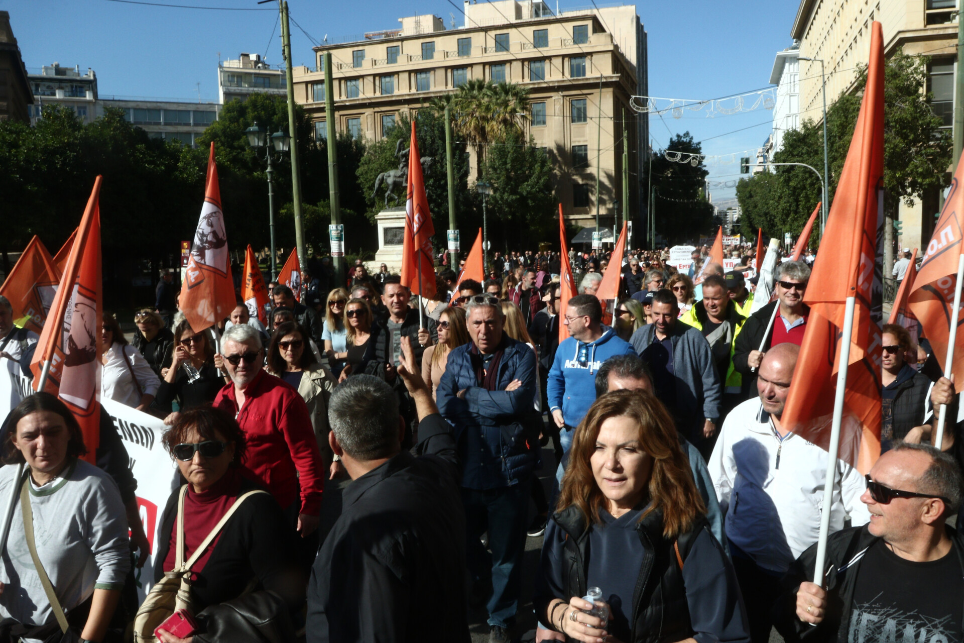 Απεργία: Μαζική η συμμετοχή στις κινητοποιήσεις