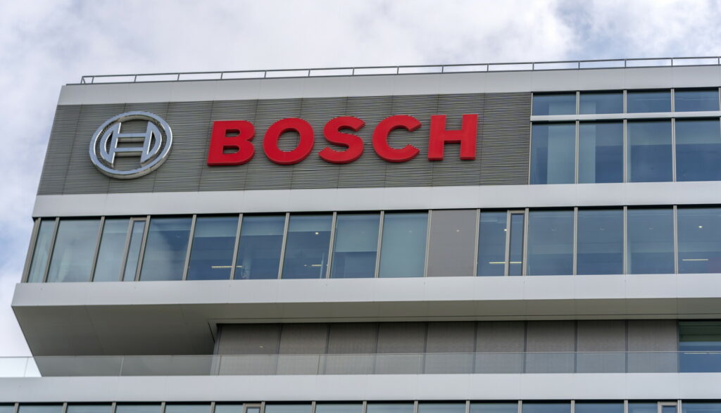 Bosch: Μειώνει ώρες εργασίας και μισθούς 10.000 εργαζομένων