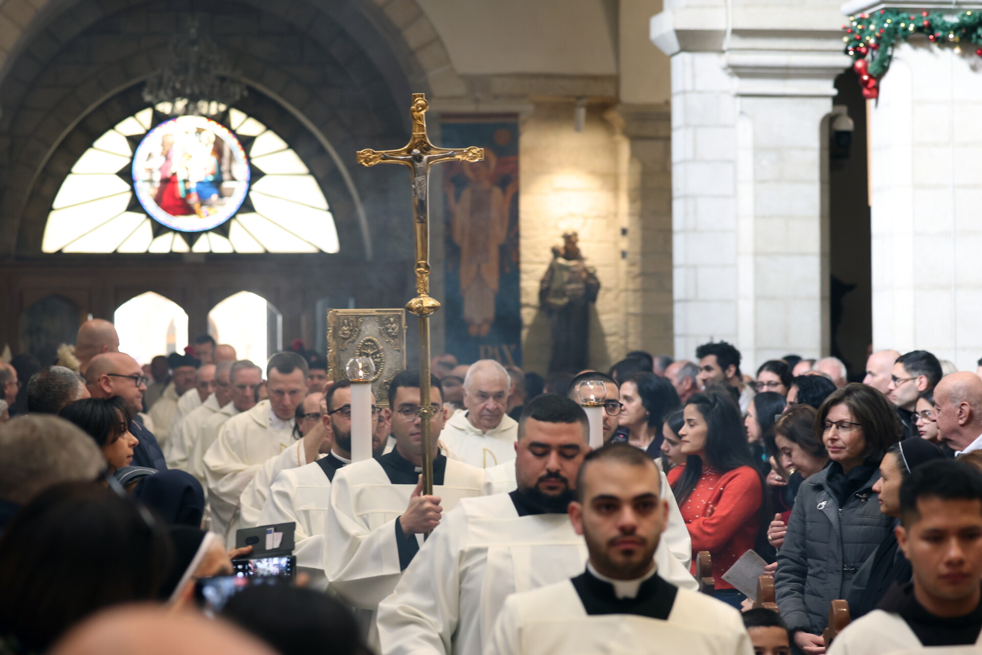 Χριστούγεννα για εκατομμύρια χριστιανούς στη σκιά των πολέμων