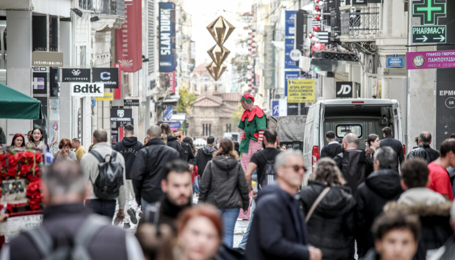 Ανοιχτά καταστήματα στο κέντρο της Αθήνας © Eurokinissi