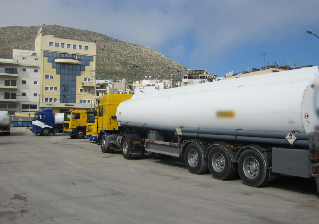 ΑΑΔΕ: Σε λειτουργία το ψηφιακό μητρώο βυτιοφόρων ενεργειακών προϊόντων