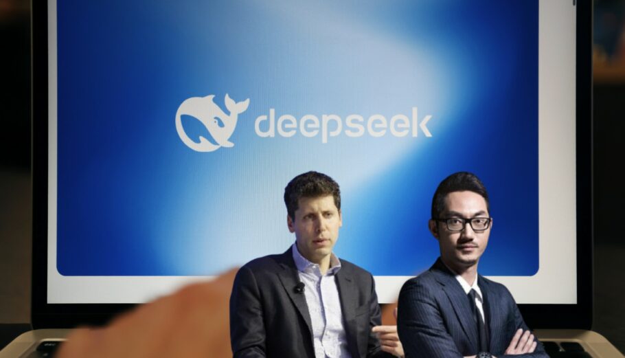 O Λιάνγκ Γουένφενγκ, CEO της DeepSeek και ο Σαμ Άλτμαν CEO της OpenAI © x.com/DEEPSEEKCEO1/EPA/ANDY RAIN/EPA/JOHN G. MABANGLO/Powergame.gr