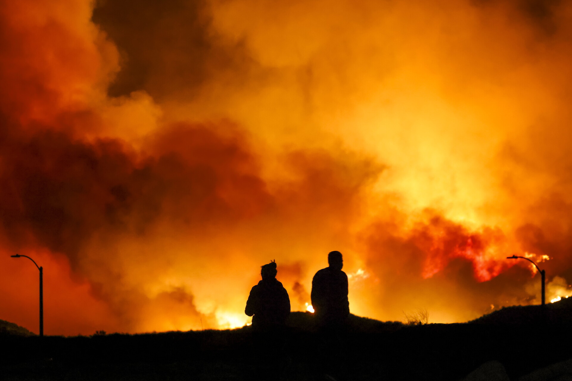 Νέα φωτιά βόρεια του Λος Άντζελες, πάνω από 31.300 εκκενώσεις