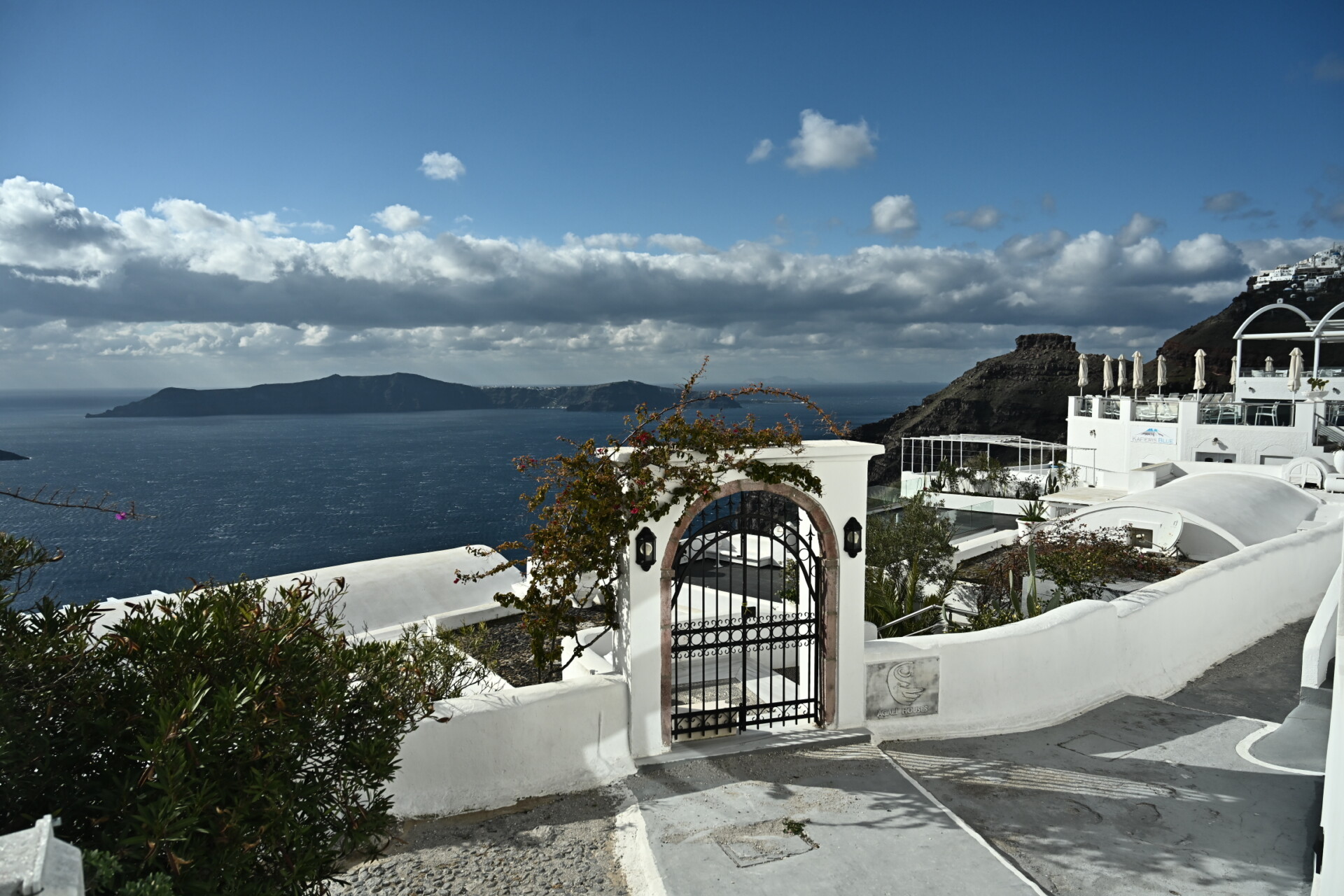 ΣΥΝΕΧΕΙΣ ΣΕΙΣΜΟΙ ΣΤΗΝ ΣΑΝΤΟΡΙΝΗ (ΚΩΣΤΑΣ ΤΖΟΥΜΑΣ/EUROKINISSI)