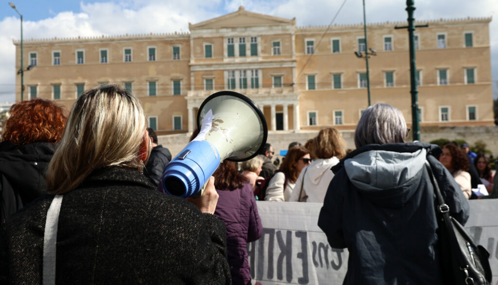 Καιρός: Απεργία με συννεφιά και υψηλές θερμοκρασίες