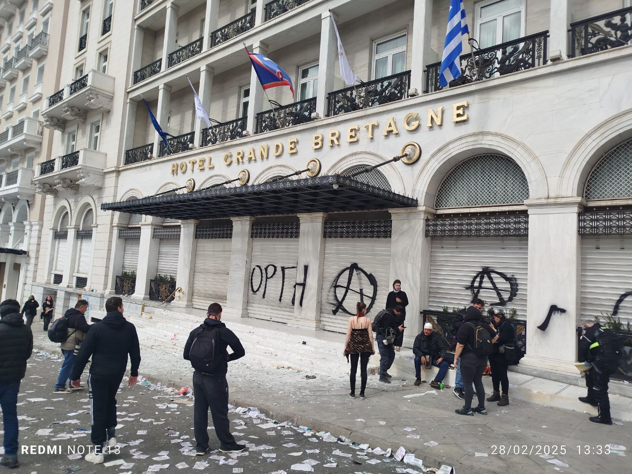 Ο φωτορεπόρτερ του ΑΠΕ-ΜΠΕ, Ορέστης Παναγιώτου τραυματίστηκε στα επεισόδια στο κέντρο © Όμιλος Παραπολιτικά / Δημήτρης Γιαννακόπουλος