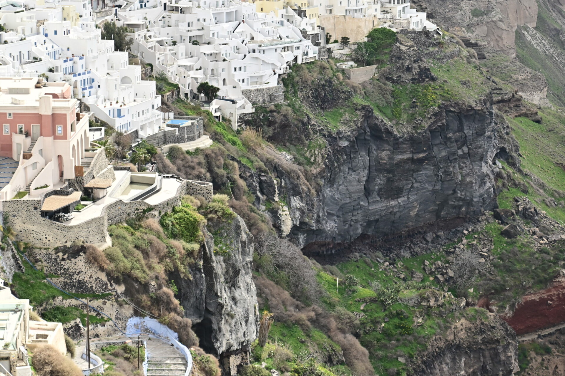 ΣΥΝΕΧΕΙΣ ΣΕΙΣΜΟΙ ΣΤΗΝ ΣΑΝΤΟΡΙΝΗ (ΚΩΣΤΑΣ ΤΖΟΥΜΑΣ/EUROKINISSI)