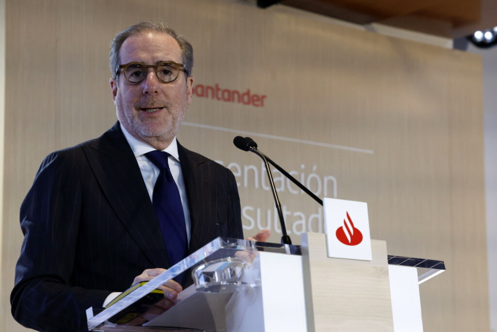 Santander: Με απόλυση απειλούνται 750 εργαζόμενοι στη Βρετανία