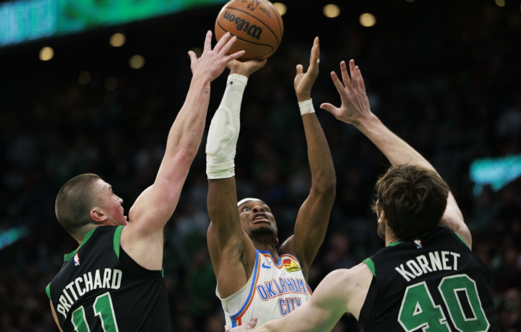 Παίκτες των Boston Celtics και Oklahoma City Thunder © EPA/CJ GUNTHER SHUTTERSTOCK OUT