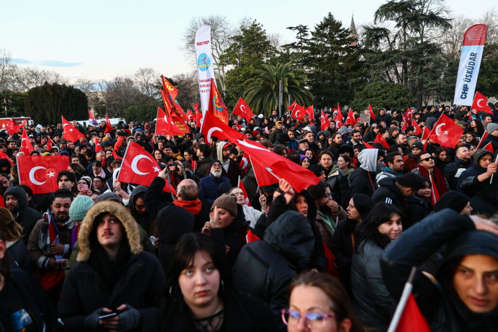 Τουρκία: Η χειρότερη βουτιά στο χρηματιστήριο από το 2008, καθίζηση στη λίρα